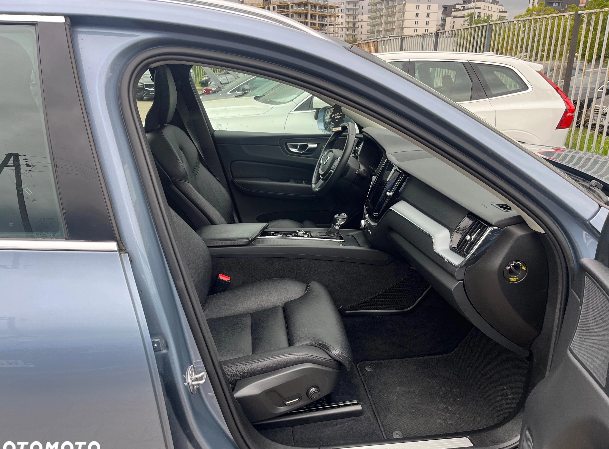 Volvo XC 60 cena 119900 przebieg: 148000, rok produkcji 2019 z Warszawa małe 211